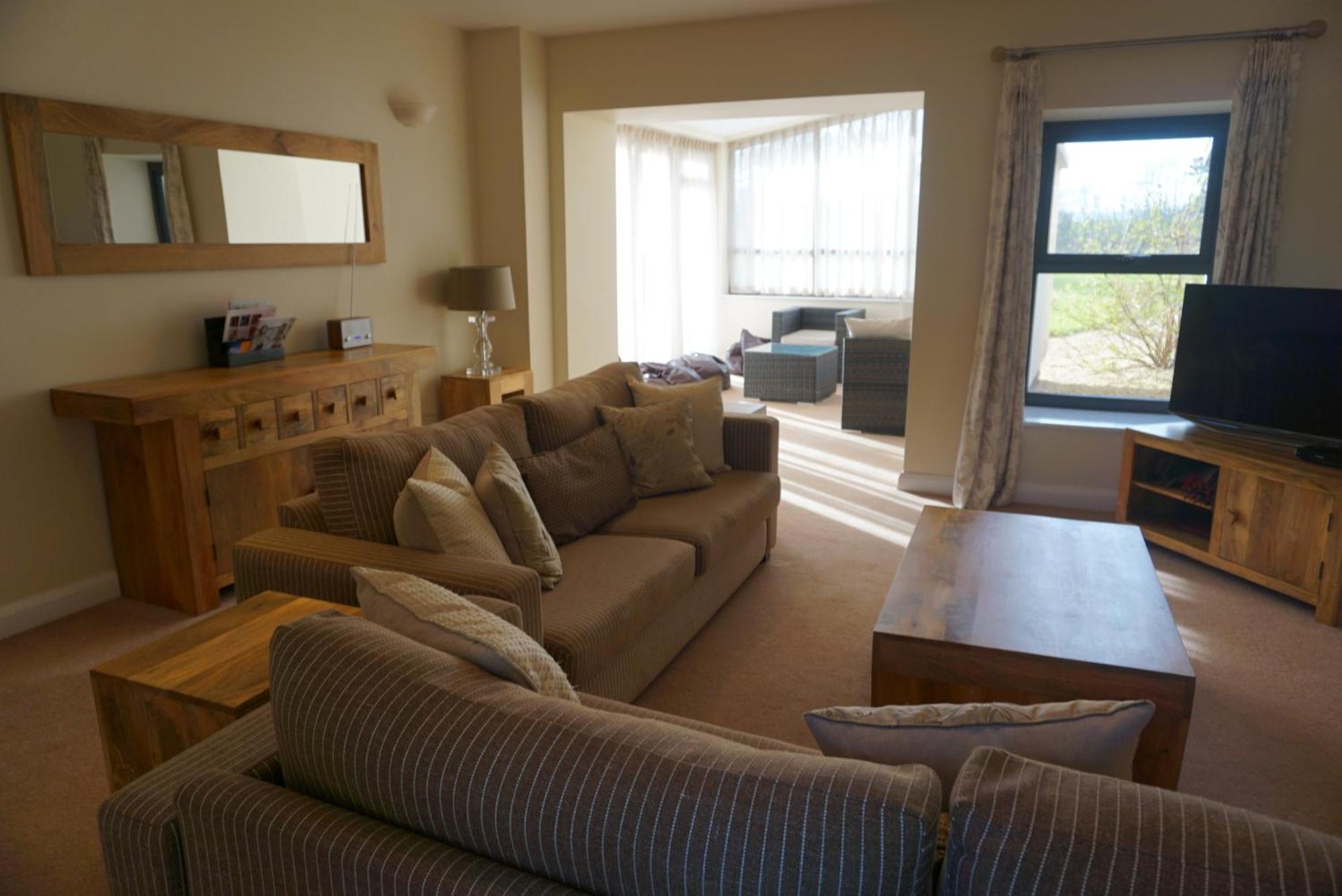 Hunter Lodges By Celtic Manor Newport  Zewnętrze zdjęcie