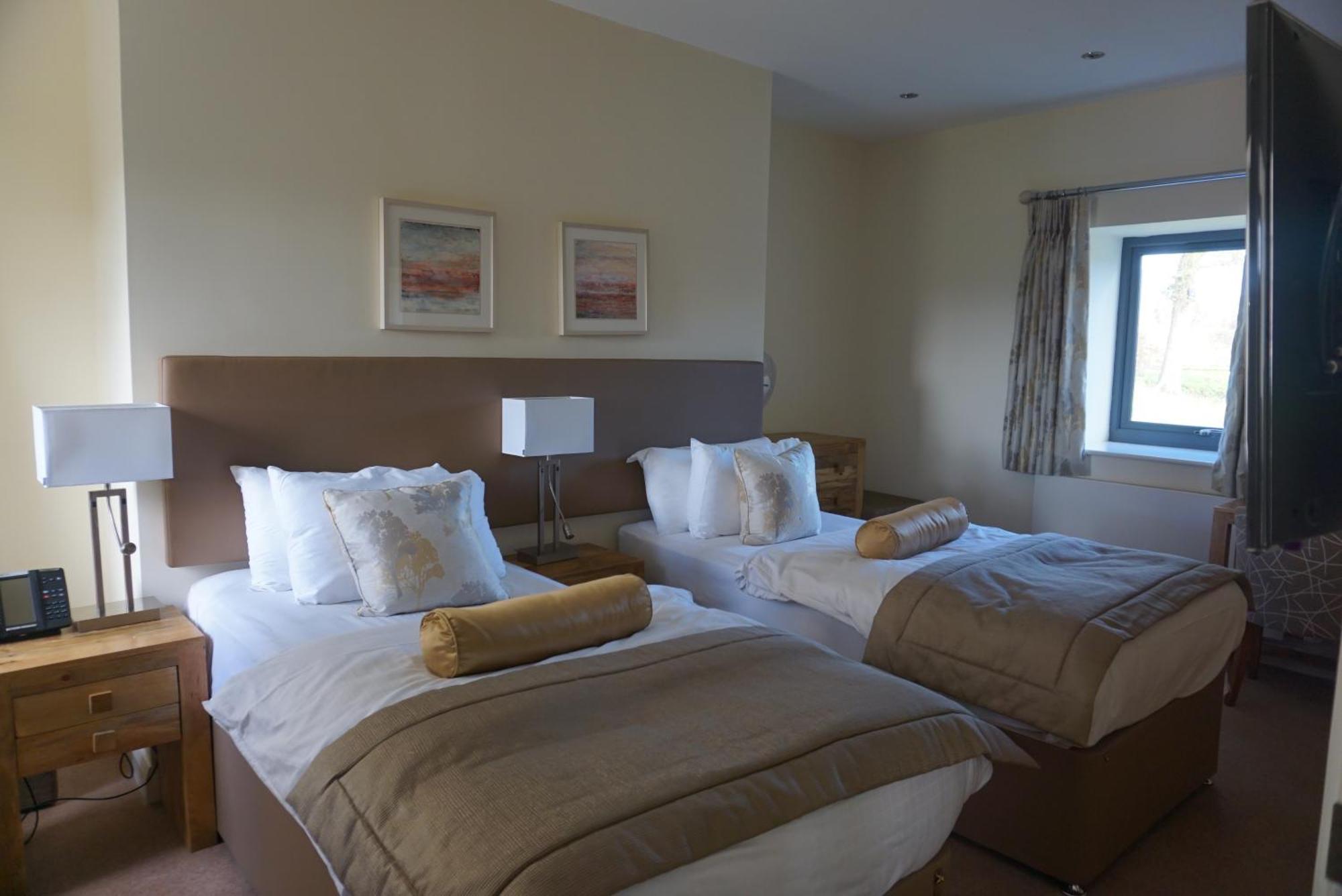 Hunter Lodges By Celtic Manor Newport  Zewnętrze zdjęcie